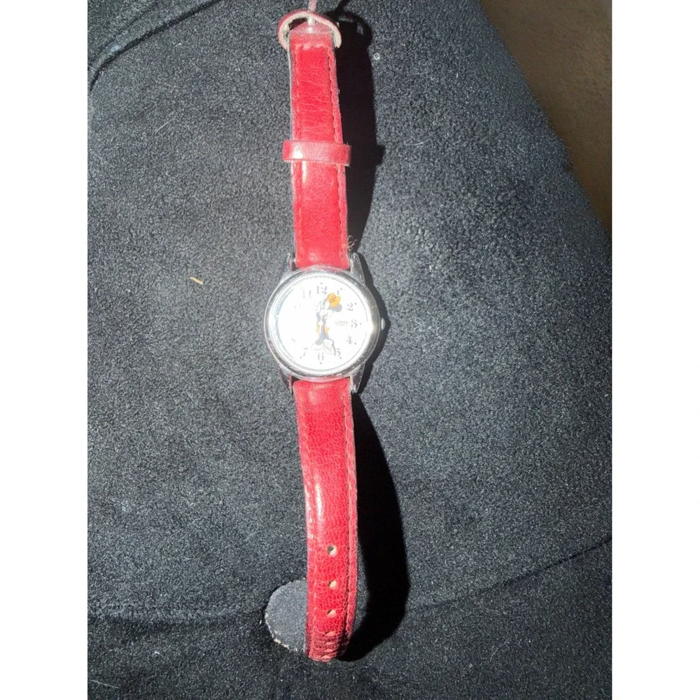 Lorus Disney Minnie Mouse Watch Red Leather Strap Silver Tone V501-6N70 Quartz